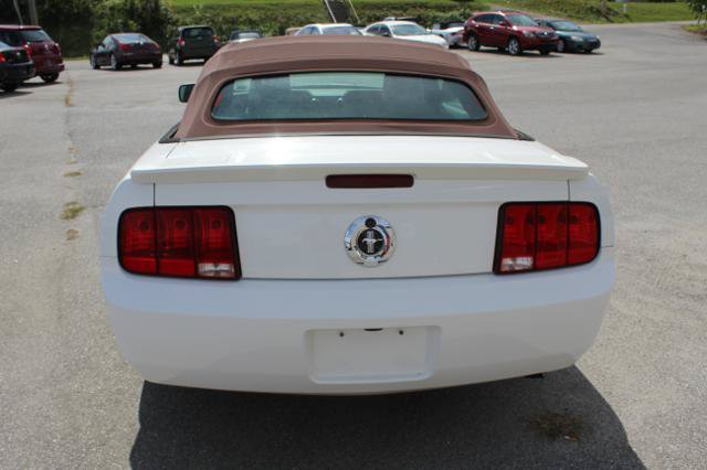 Used 2007 Ford Mustang Premium RWD image 7