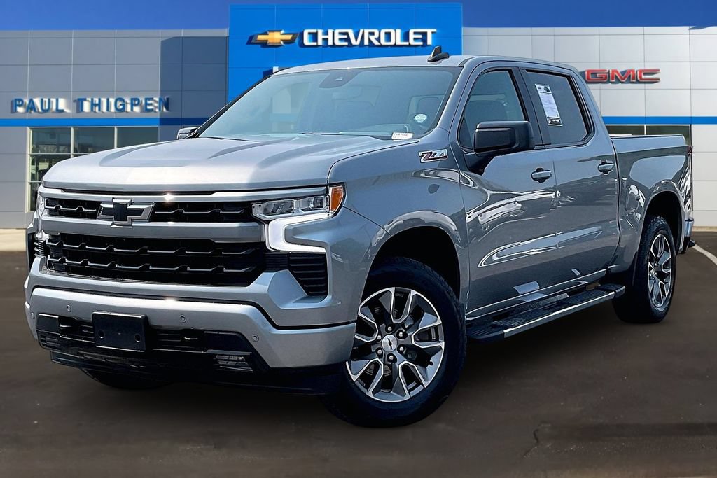 Used 2025 Chevrolet Silverado 1500 RST AWD/4WD image 3