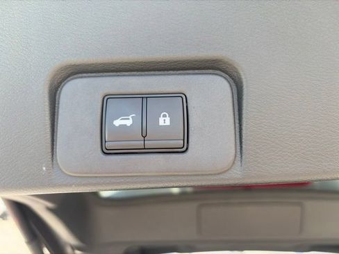 Used 2025 Nissan Rogue SL w/ SL Premium Package FWD image 22