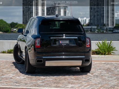 Used 2022 Rolls-Royce Cullinan AWD/4WD image 3