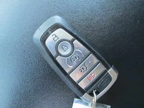 Used 2024 Ford Edge Titanium AWD/4WD image 24