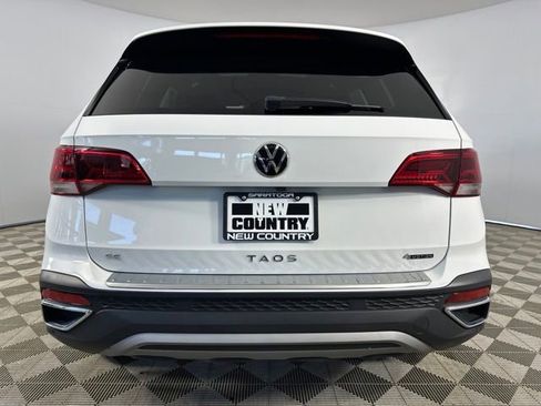 Used 2022 Volkswagen Taos SE AWD/4WD image 6