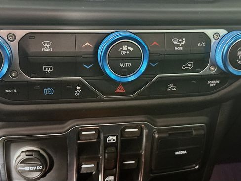Used 2023 Jeep Wrangler Unlimited Rubicon 4xe AWD/4WD image 23