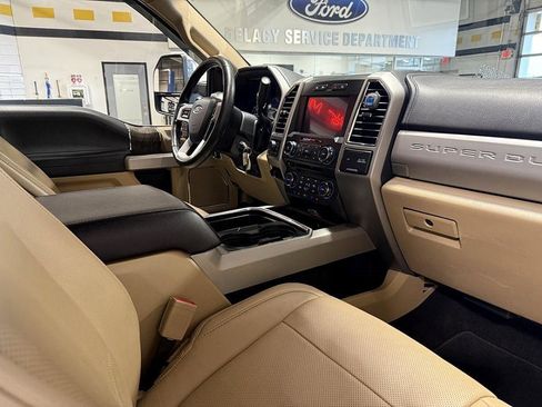 Used 2018 Ford F350 Lariat w/ Chrome Package image 31