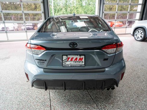 Used 2025 Toyota Corolla SE w/ SE Premium Package image 3