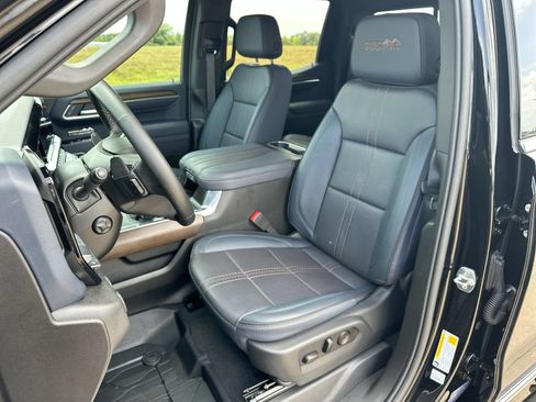 Used 2026 Chevrolet Silverado 1500 High Country AWD/4WD image 11