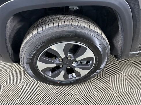 Used 2023 Jeep Grand Cherokee 4WD 4xe image 10