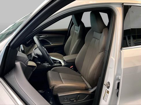 Certified 2025 Audi Q5 Premium Plus AWD/4WD image 8