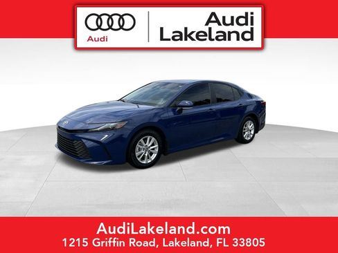 Used 2025 Toyota Camry LE w/ Convenience Package FWD image 1