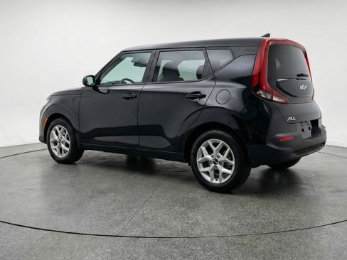 Used 2025 Kia Soul LX w/ LX Technology Package image 6