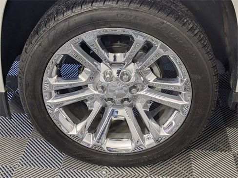 Used 2019 GMC Yukon SLT w/ Premium Edition image 7