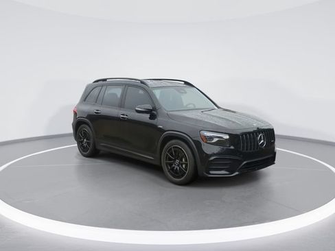 Used 2025 Mercedes-Benz GLB 35 AMG 4MATIC image 2