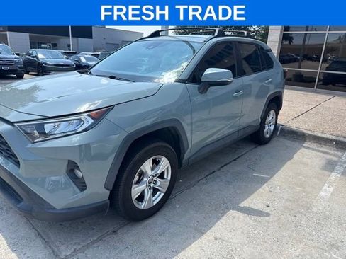 Used 2021 Toyota RAV4 XLE w/ Carpet Mat Package (TMS) FWD image 1