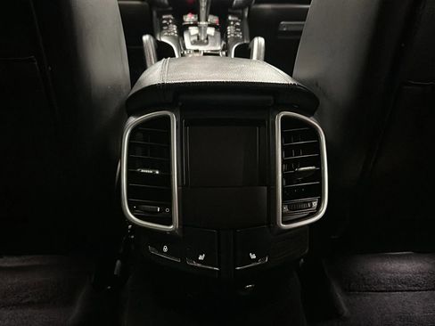 Used 2018 Porsche Cayenne Platinum Edition image 20