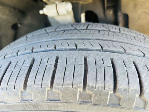 Used 2023 Jeep Grand Cherokee L Limited w/ Black Appearance Package image 46