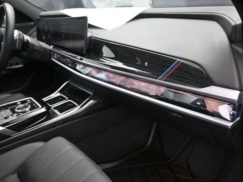 Certified 2026 BMW 740i w/ Executive Package RWD image 24