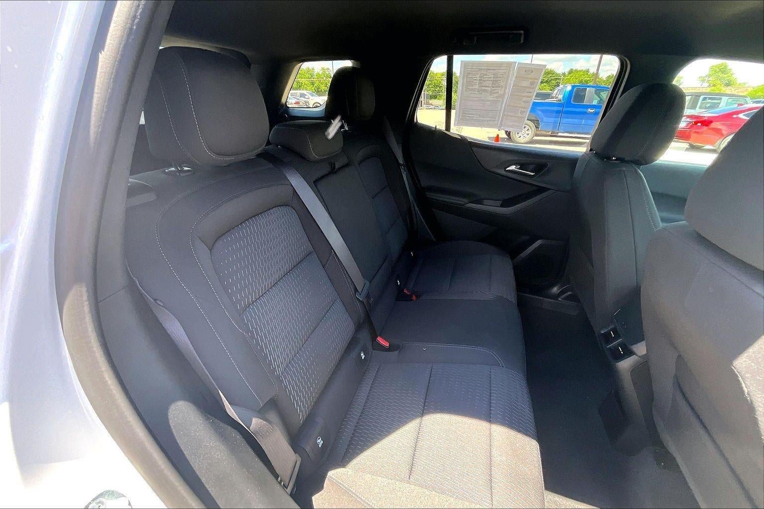Used 2026 Chevrolet Equinox LT FWD image 23