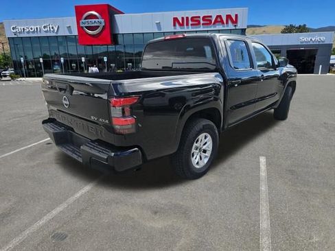 Used 2024 Nissan Frontier SV image 8