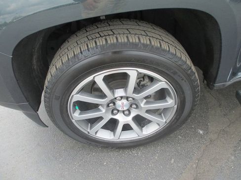 Used 2021 GMC Canyon Denali image 14