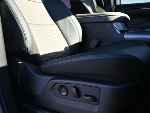 Used 2026 Chevrolet Silverado 2500 ZR2 image 33