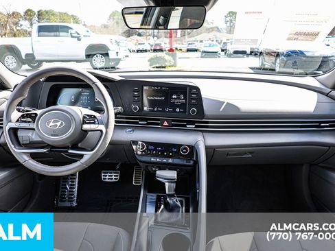 Used 2025 Hyundai Elantra Sport FWD image 29