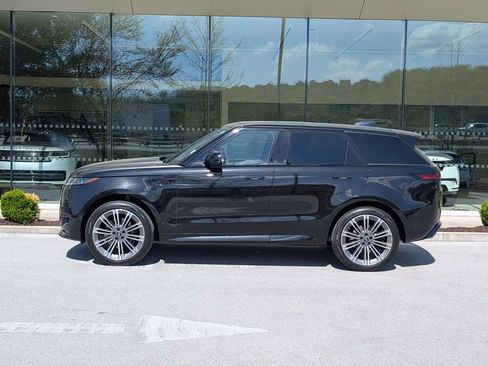 Used 2024 Land Rover Range Rover Sport Dynamic SE AWD/4WD image 2
