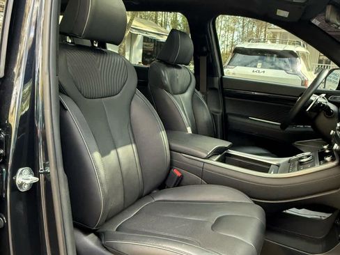Used 2025 Hyundai Palisade Calligraphy FWD image 16