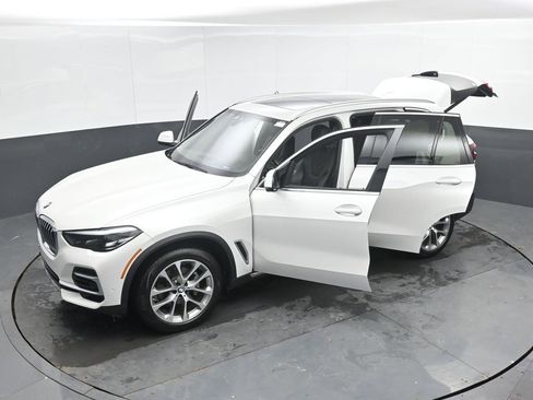 Used 2023 BMW X5 xDrive40i w/ Premium Package image 55