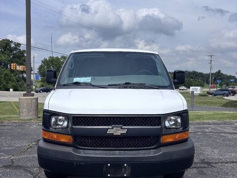 Used 2013 Chevrolet Express 1500 RWD image 4