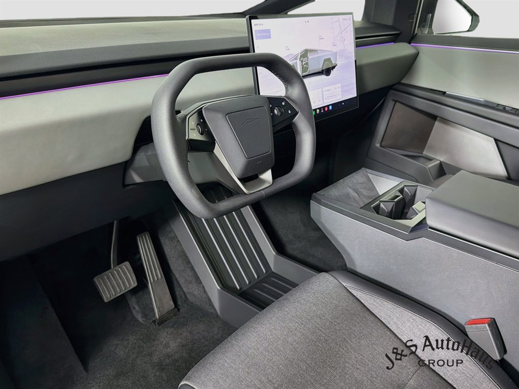 Used 2026 Tesla Cybertruck AWD Crew Cab image 9