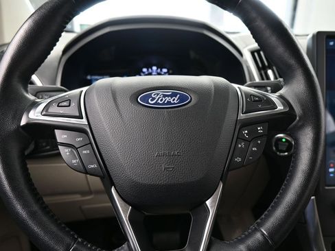 Used 2022 Ford Edge Titanium image 29