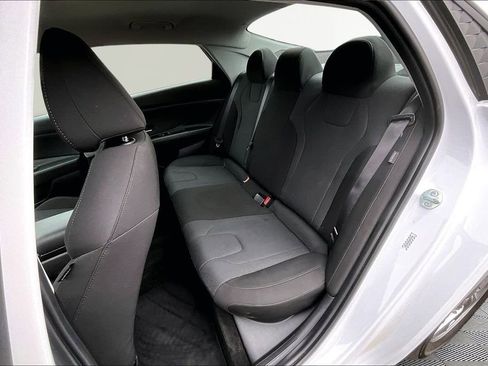 Used 2024 Hyundai Elantra SE image 26