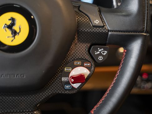 Used 2018 Ferrari 488 GTB RWD image 32
