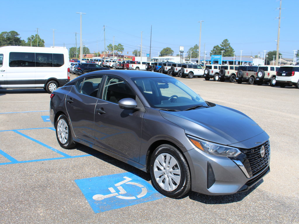 Used 2025 Nissan Sentra S FWD image 3