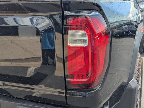 Used 2024 GMC Canyon AT4 w/ Technology Package AWD/4WD image 5