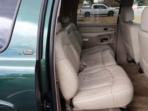 Used 2002 Chevrolet Suburban 2500 LT image 23