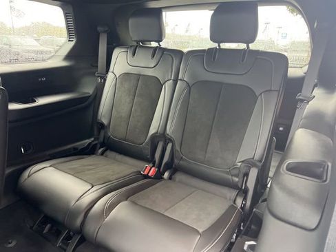 New 2025 Jeep Grand Cherokee L Altitude image 19