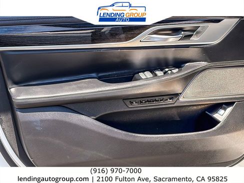 Used 2019 BMW 750i w/ Executive Package RWD image 19