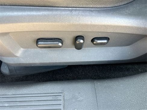 Used 2013 Ford Edge SEL image 19