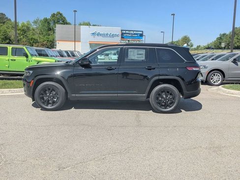 New 2026 Jeep Grand Cherokee Altitude AWD/4WD image 2