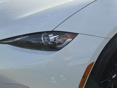 Used 2021 MAZDA MX-5 Miata Club w/ Brembo/BBS Recaro Package image 4