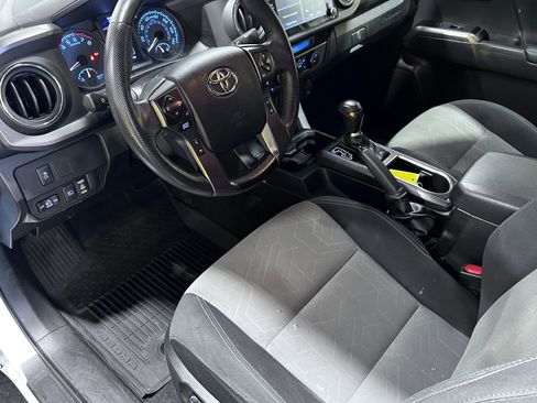 Used 2023 Toyota Tacoma TRD Off-Road image 14