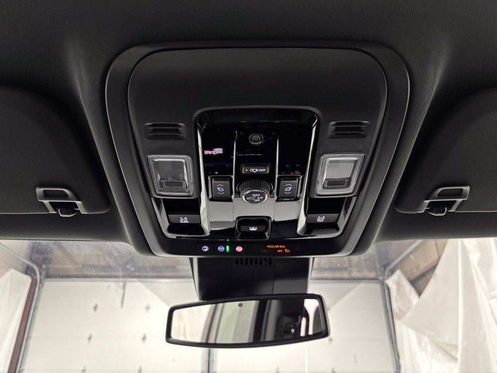 Used 2026 GMC Yukon XL AT4 AWD/4WD image 38