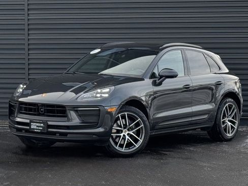 Certified 2023 Porsche Macan image 1