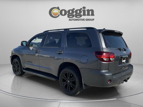 Used 2018 Toyota Sequoia TRD Sport image 4