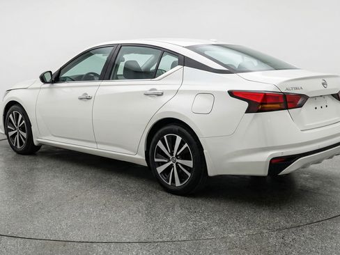 Used 2025 Nissan Altima 2.5 SV image 6