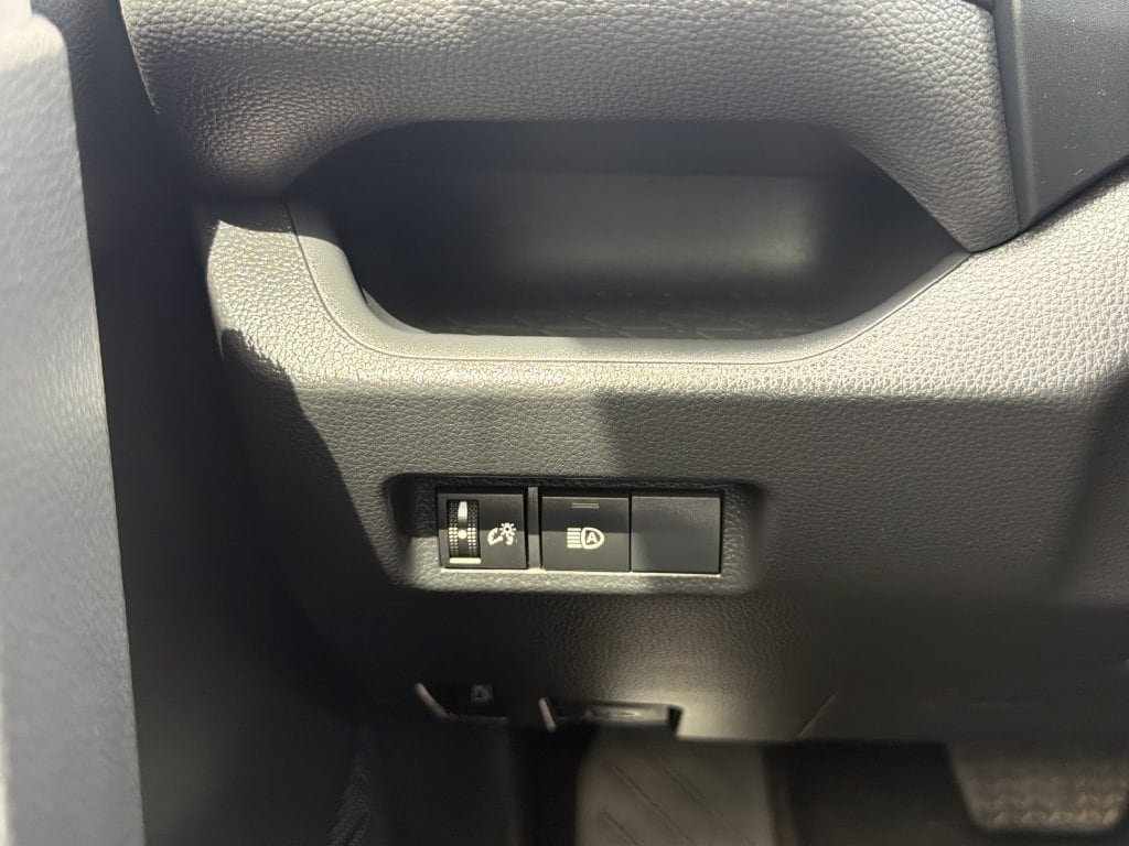 Used 2024 Toyota RAV4 LE AWD/4WD image 25