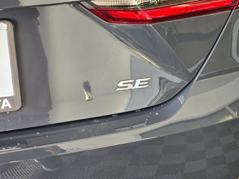 Used 2025 Toyota Camry SE image 14