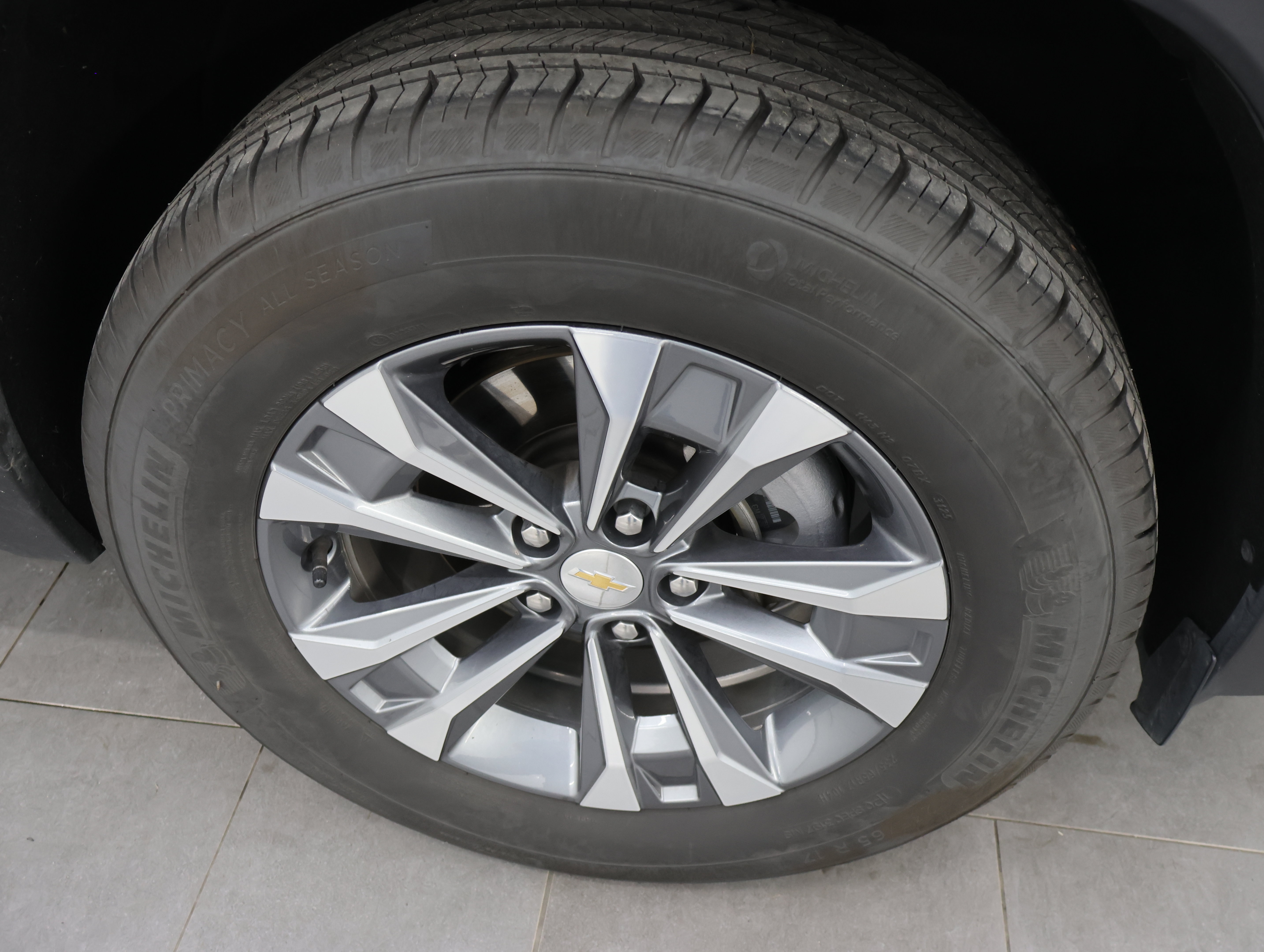 Used 2026 Chevrolet Equinox LT AWD/4WD image 3