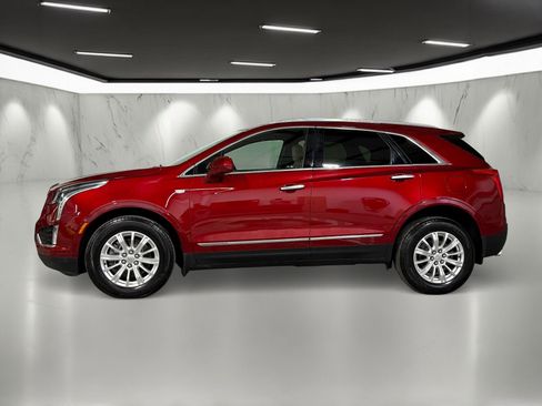 Used 2019 Cadillac XT5 FWD image 2